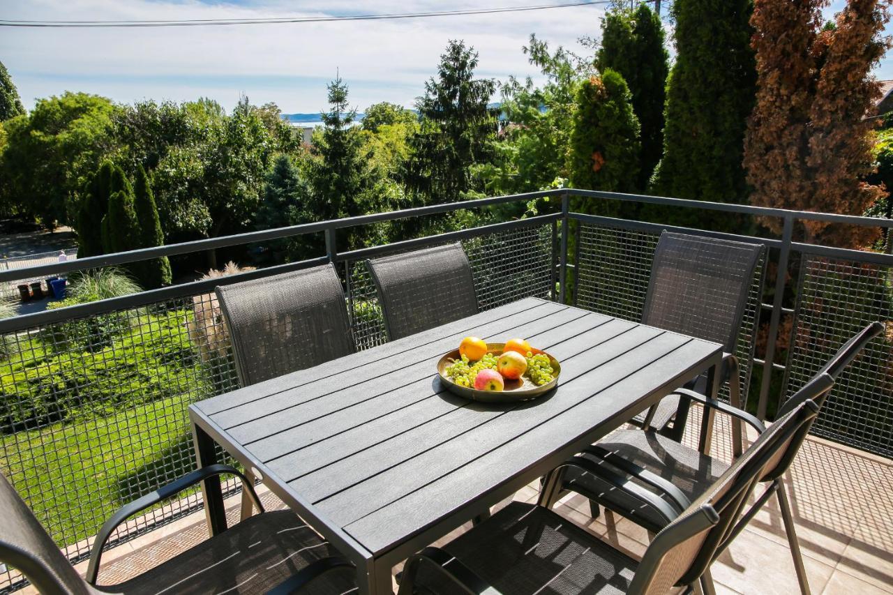Balkon Apartmanhaz Panzio Балатонфюред Экстерьер фото