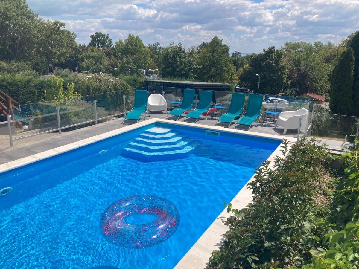 Balkon Apartmanhaz Panzio Балатонфюред Экстерьер фото